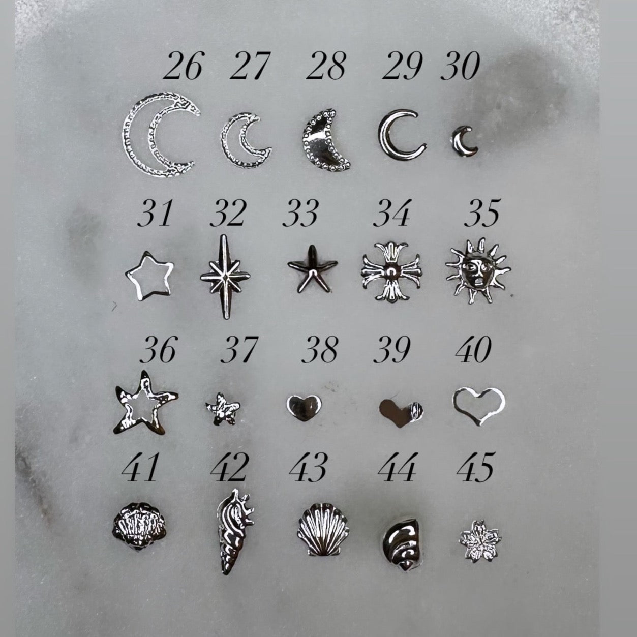ORCHIDÉE - Pendentif coeur ou rond (initiales et dates)