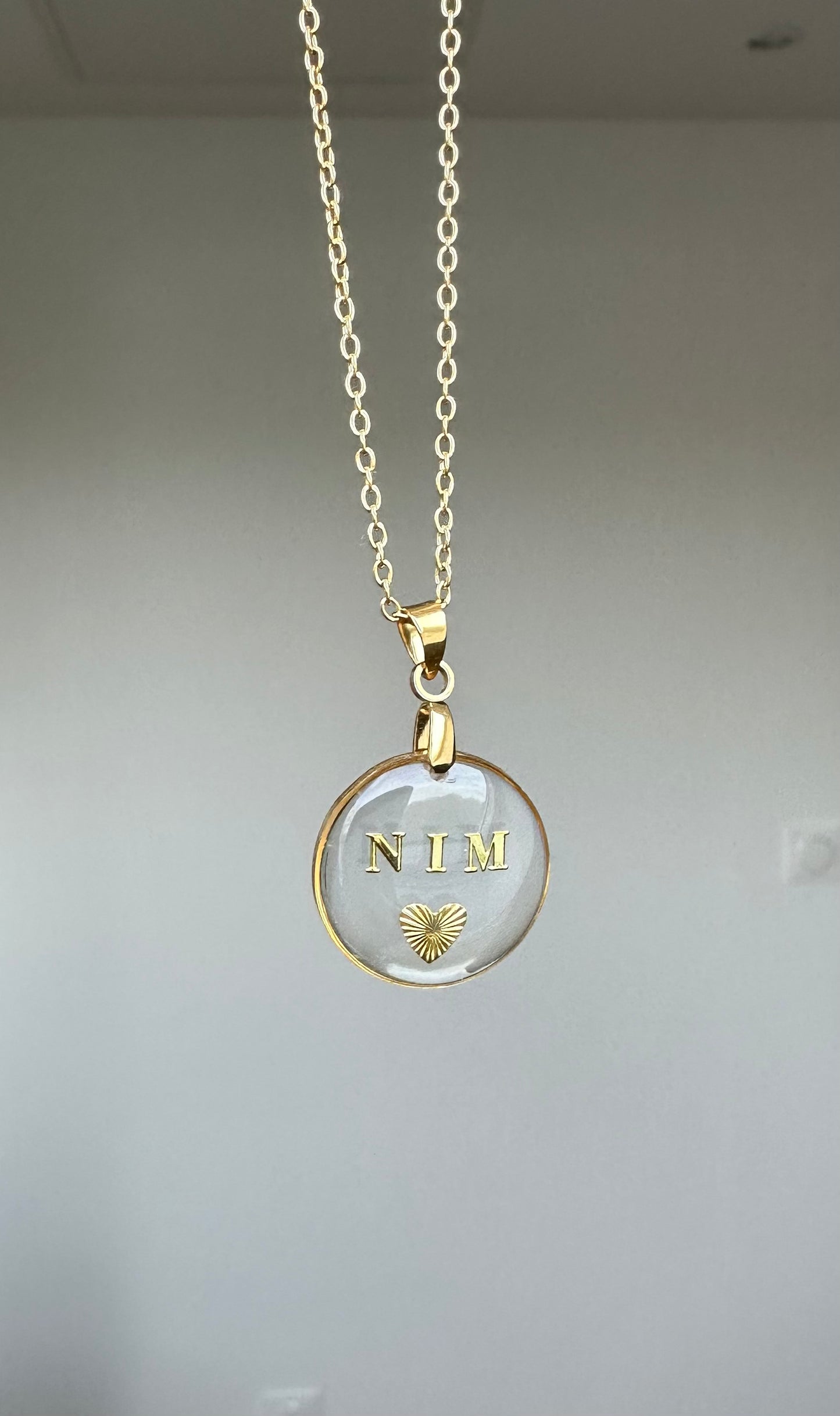 ORCHIDÉE - Pendentif coeur ou rond (initiales et dates)