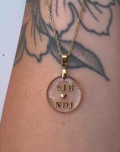 ORCHIDÉE - Pendentif coeur ou rond (initiales et dates)